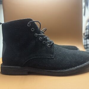 Men’s Premium Black Suede Chukka Boots